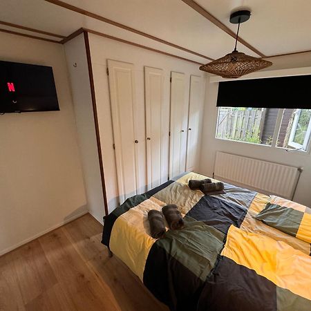 Ruim En Luxe Chalet Privetuin - Park 'De Ijsvogel' Leilighet Voorthuizen Eksteriør bilde